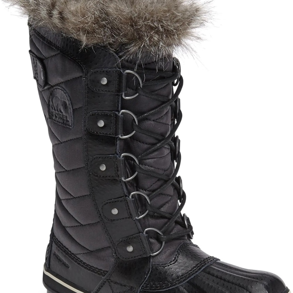 SOREL Tofino II' Faux Fur Lined Waterproof Boot
SOREL SIZE 6